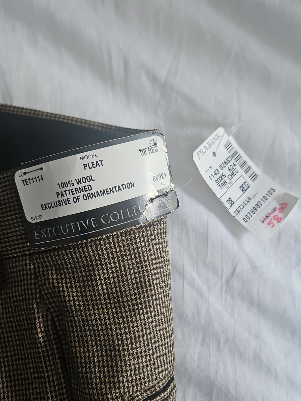 JOS A.BANK pleated Wool Pants - Picture 8 of 8